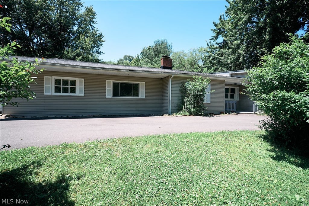 Photo of 4942 Lear Nagle Road, North Ridgeville, OH 44039 (MLS # 5221164)