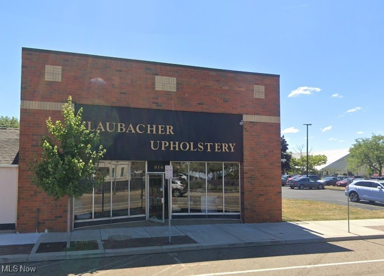 Seller financing available! Motivated seller!
This 6,156 SF brick building is zoned B-5 “Central Business”, offering a prime opportunity for retail, office, or mixed-use space.
The first floor features:
- A spacious retail/showroom area with 11' ceilings, perfect for display or customer engagement
- Two large work areas with 12' ceilings, ideal for production or office use
- A break area and two half bathrooms for convenience
- A Reznor heater and double-door access at the back for easy loading
The second floor boasts 13' ceilings and two expansive workspaces, providing ample flexibility for various business needs.
Parking is available both in the rear lot and along Cleveland Ave, ensuring accessibility.
Currently tenant-occupied on a month-to-month basis, offering potential rental income or quick transition for new ownership. Property is also available for lease.