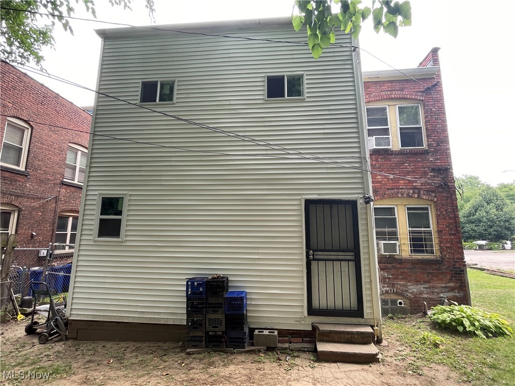 656 E 106th Street
