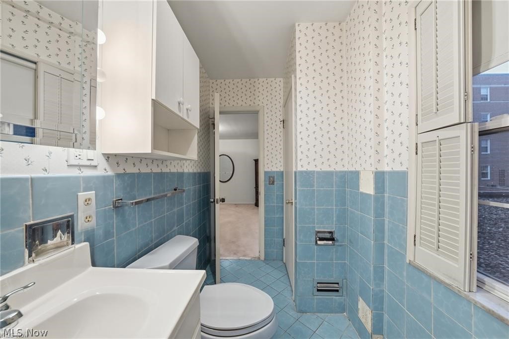 Diplomat Condo - Residential