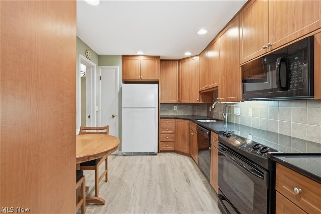 Diplomat Condo - Residential