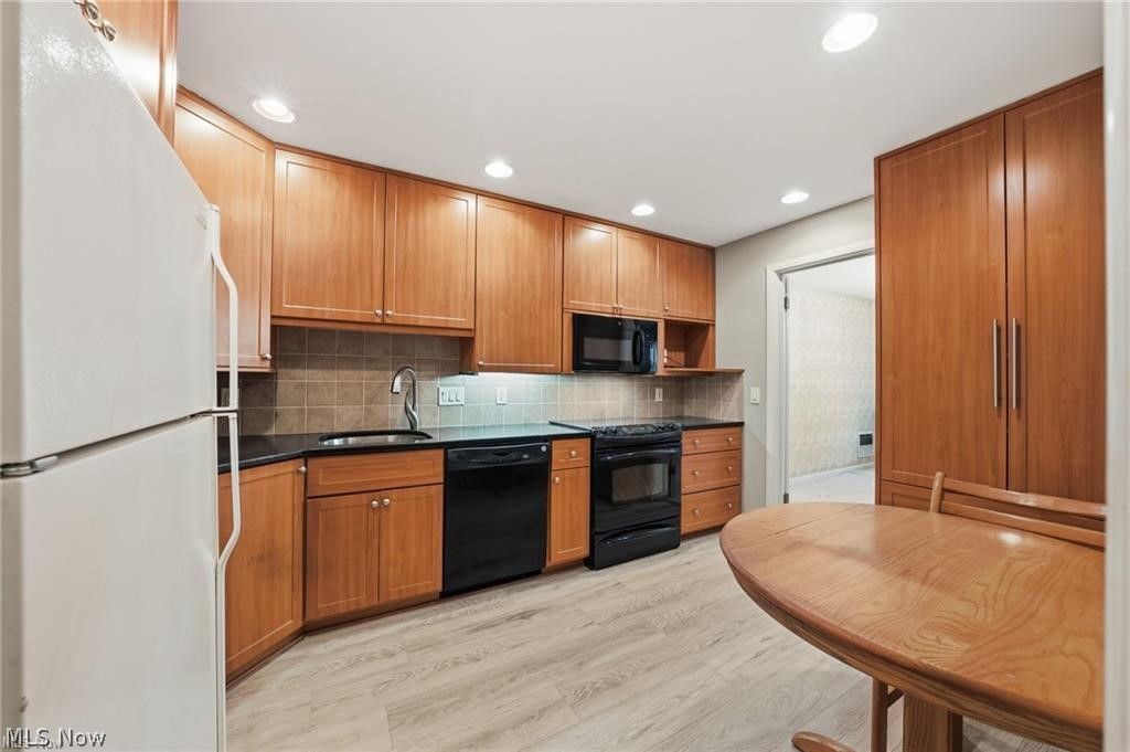 Diplomat Condo - Residential