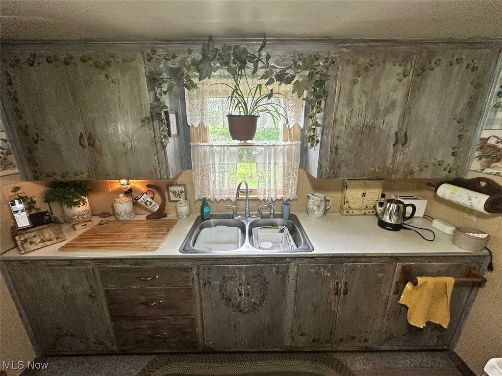 4159 Caleb Road, Leavittsburg, Ohio image 2