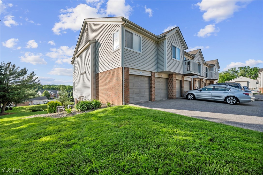 Brookledge Commons Condos - Residential