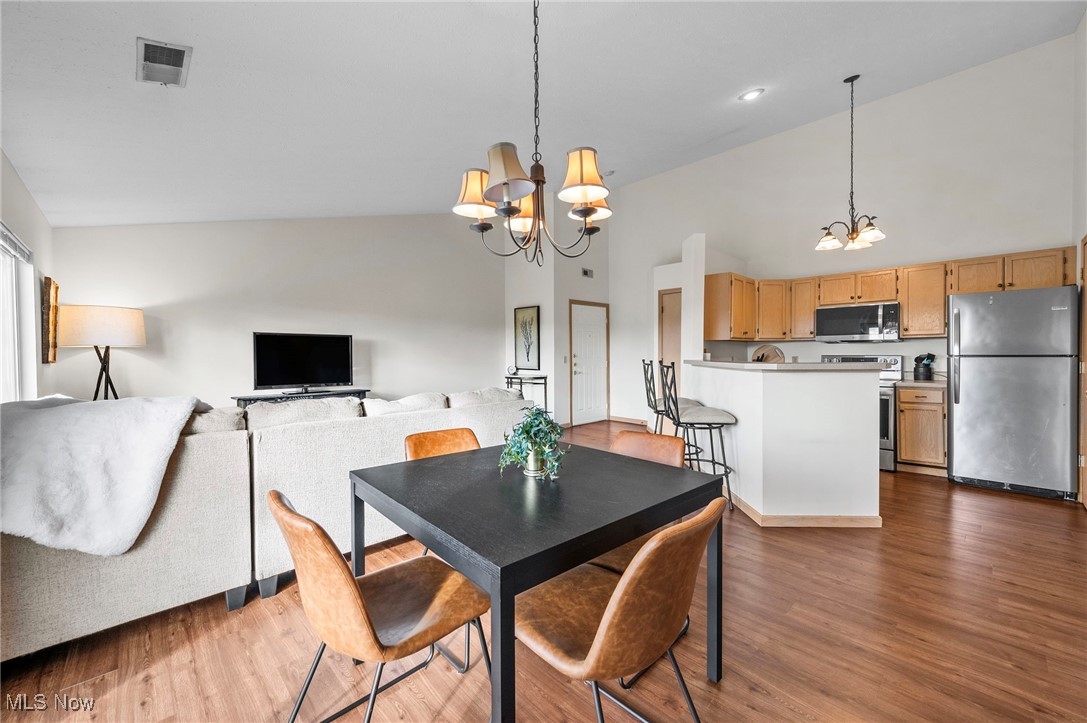 Brookledge Commons Condos - Residential