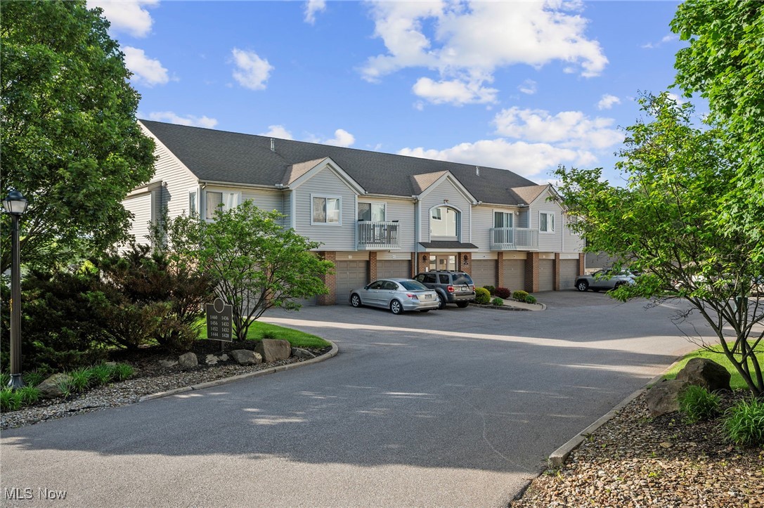 Brookledge Commons Condos - Residential