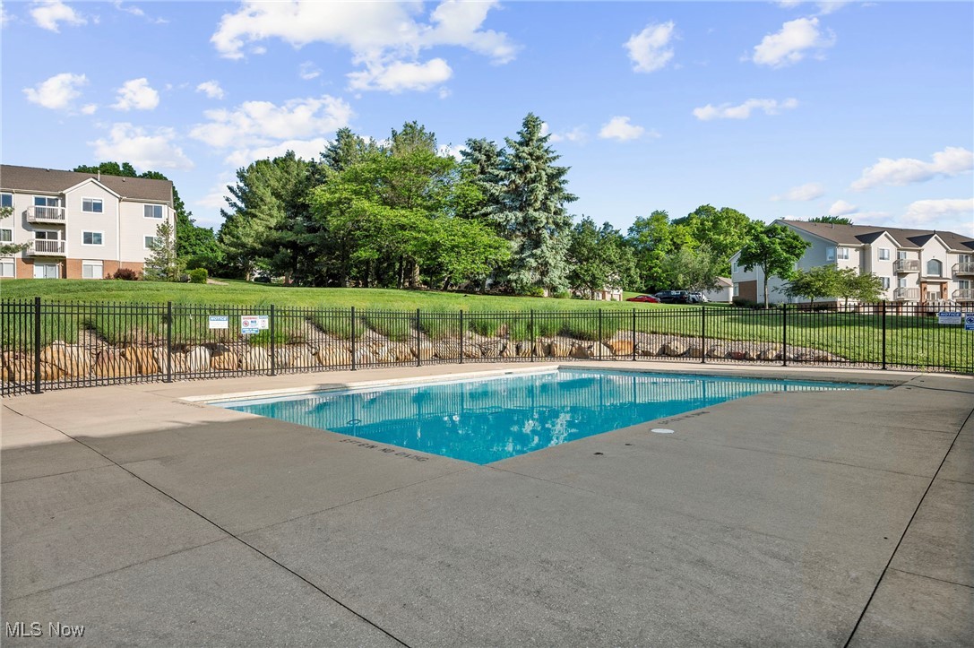 Brookledge Commons Condos - Residential