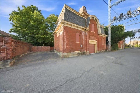 Tiny photo for 904 Juliana Street, Parkersburg, WV 26101 (MLS # 5236775)