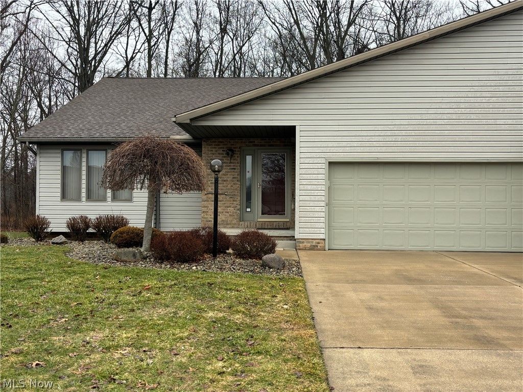 Photo of 4175 Fawn Trail NE #A, Warren, OH 44483 (MLS # 5187743)