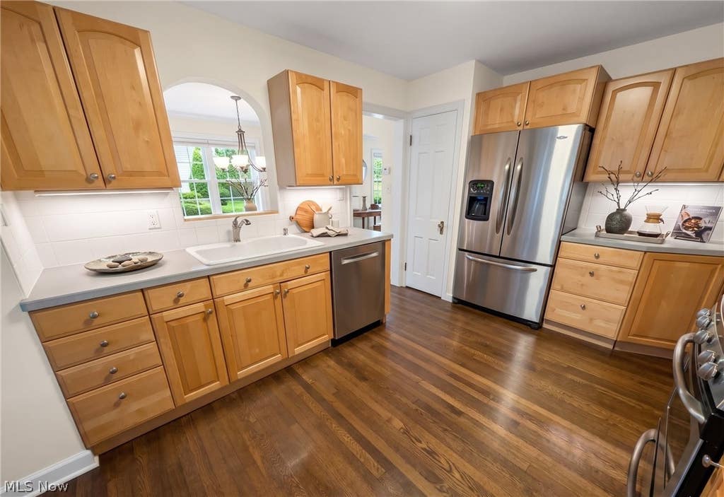 Photo of 3131 W 160th Street, Cleveland, OH 44111 (MLS # 5221102)