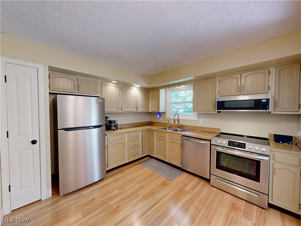8600 Forestview Avenue, Mentor, Ohio image 14