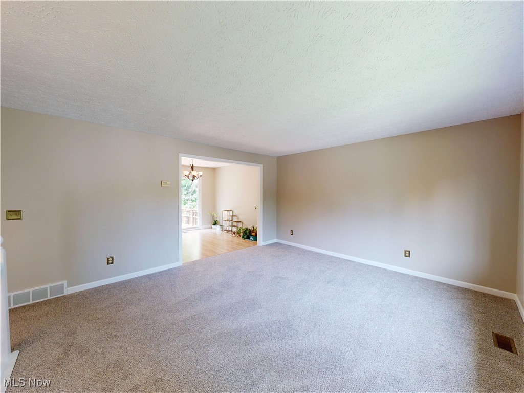 8600 Forestview Avenue, Mentor, Ohio image 6