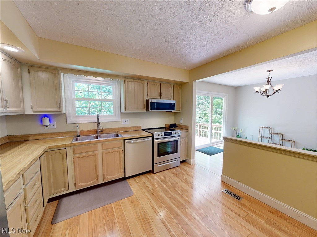8600 Forestview Avenue, Mentor, Ohio image 12
