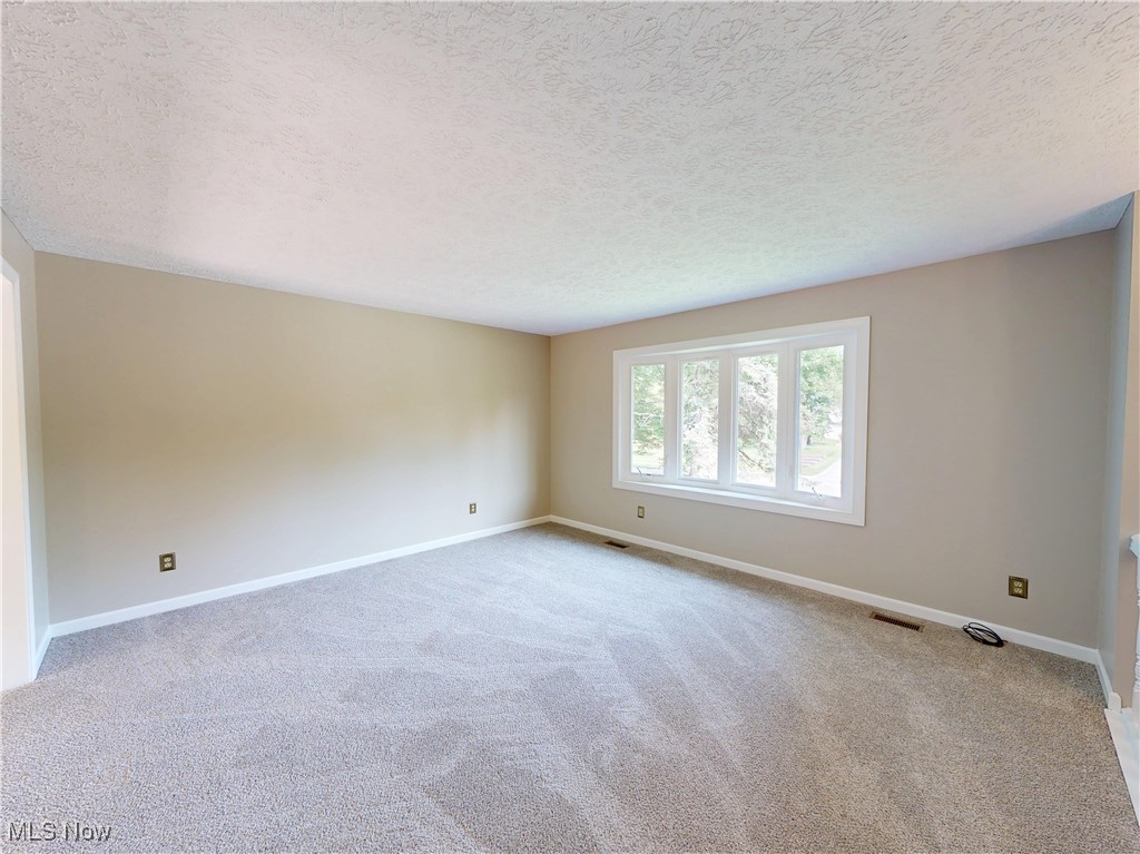 8600 Forestview Avenue, Mentor, Ohio image 5