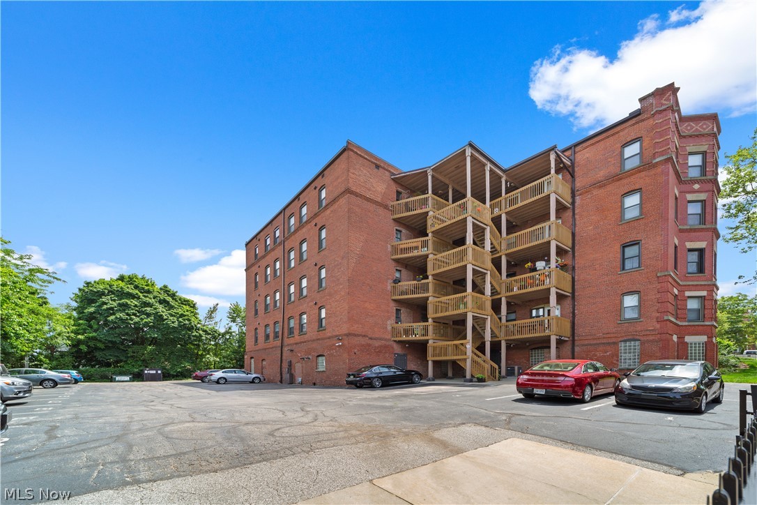 Eastman Condos - Residential