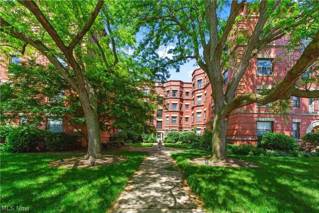 Eastman Condos - Residential