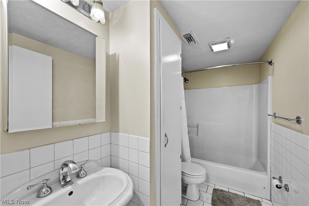 Eastman Condos - Residential