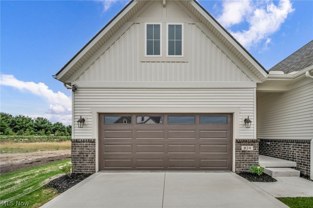 824 Colesbourne Circle