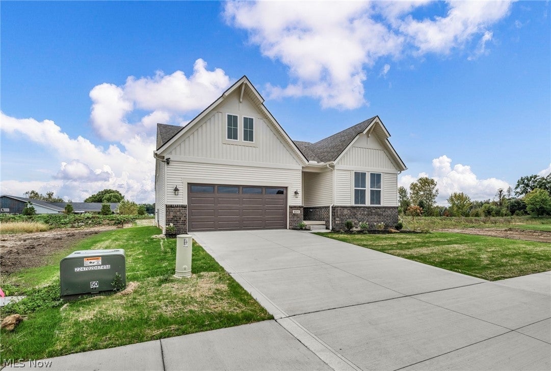 824 Colesbourne Circle