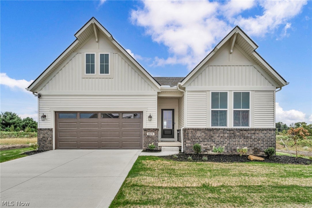 824 Colesbourne Circle
