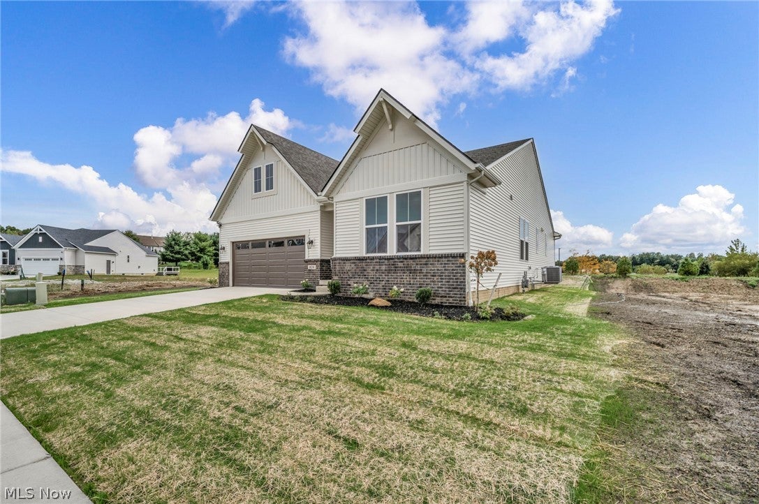 824 Colesbourne Circle