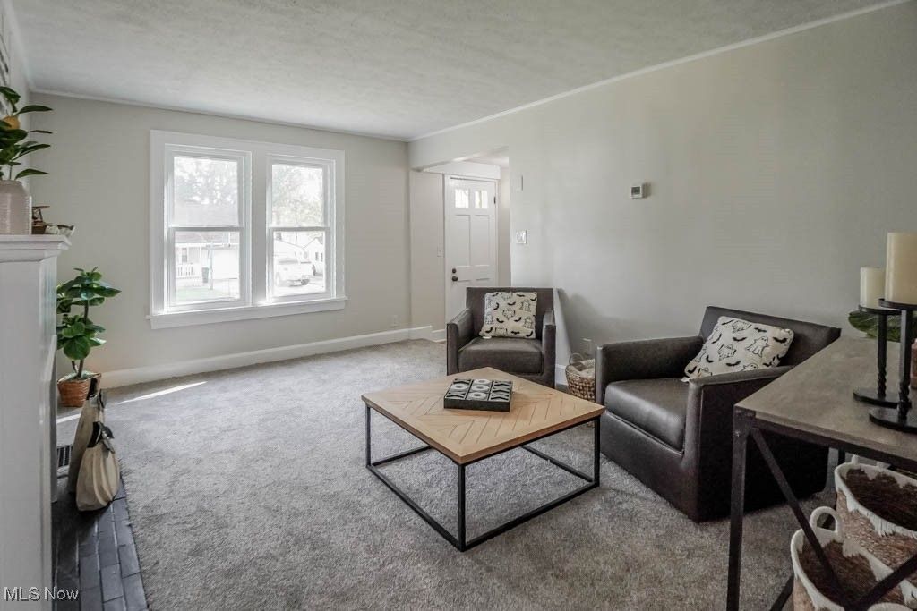Photo of 327 Stewart Avenue SW, Massillon, OH 44646 (MLS # 5165283)