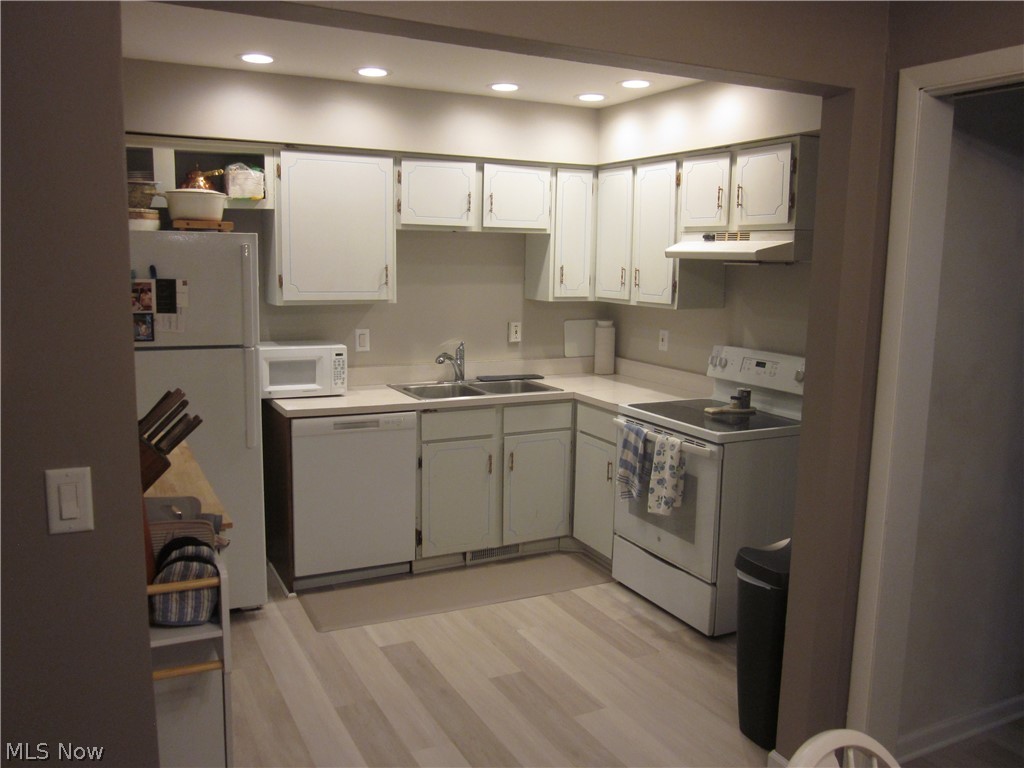 Second Cornerstone Square Twnh - Residential