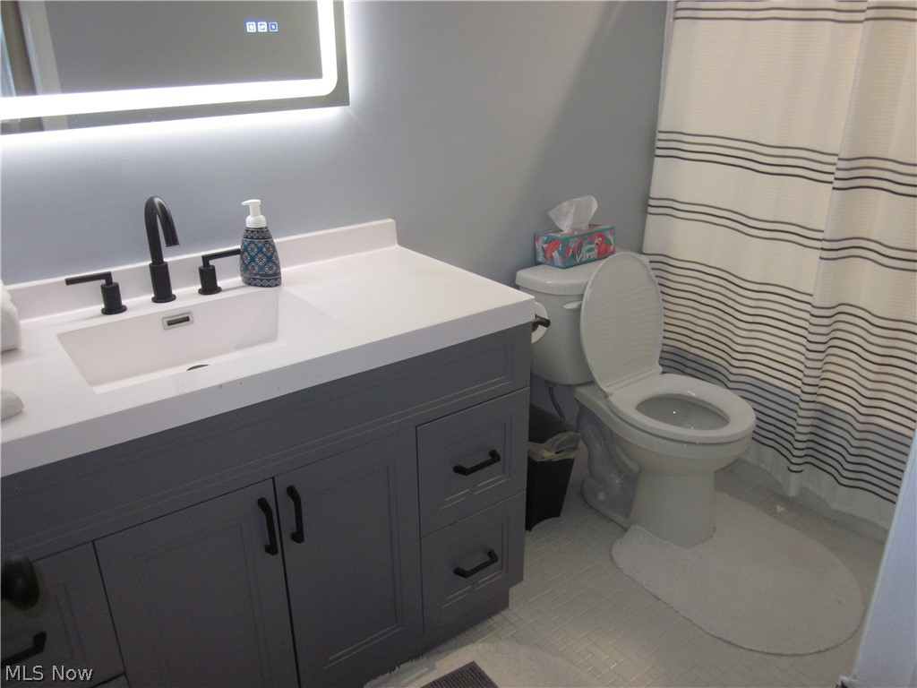 Second Cornerstone Square Twnh - Residential