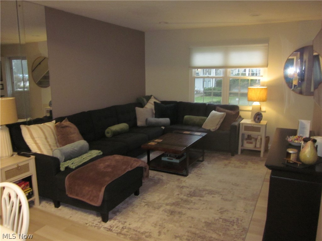 Second Cornerstone Square Twnh - Residential