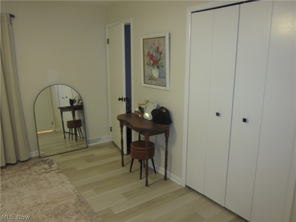 Second Cornerstone Square Twnh - Residential