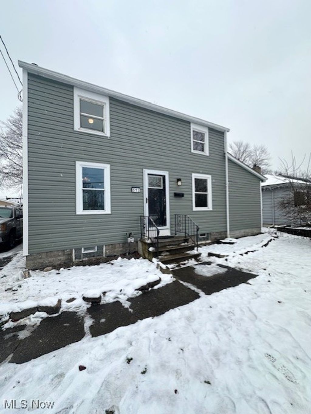 Photo of 513 Gulf Road, Elyria, OH 44035 (MLS # 5175960)