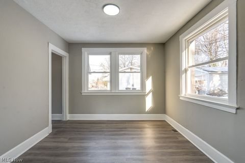 Tiny photo for 561 Melrose Street, Akron, OH 44305 (MLS # 5188036)