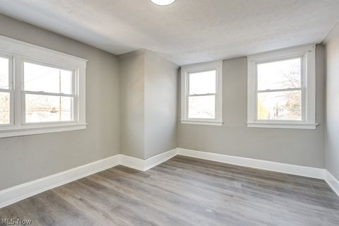 Tiny photo for 561 Melrose Street, Akron, OH 44305 (MLS # 5188036)