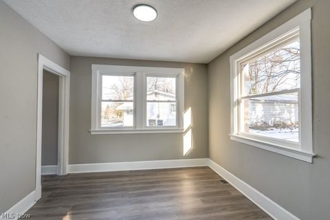 Tiny photo for 561 Melrose Street, Akron, OH 44305 (MLS # 5188036)