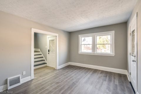 Tiny photo for 561 Melrose Street, Akron, OH 44305 (MLS # 5188036)