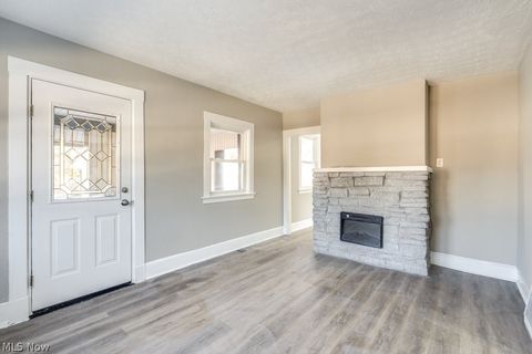 Tiny photo for 561 Melrose Street, Akron, OH 44305 (MLS # 5188036)