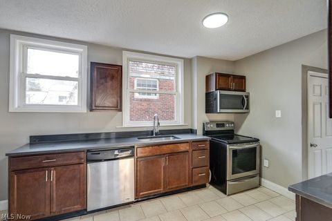 Tiny photo for 561 Melrose Street, Akron, OH 44305 (MLS # 5188036)