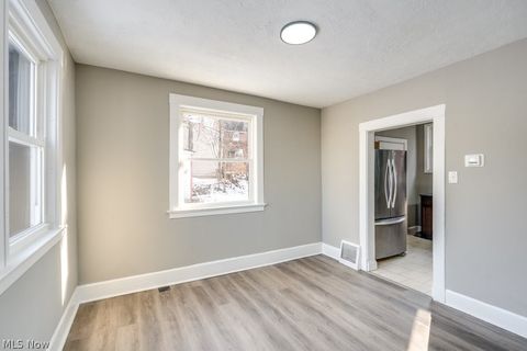 Tiny photo for 561 Melrose Street, Akron, OH 44305 (MLS # 5188036)