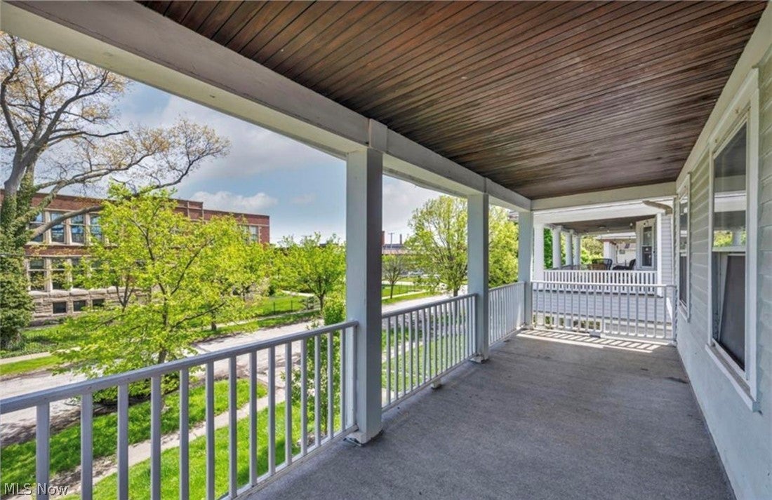 1516 W 116th Street