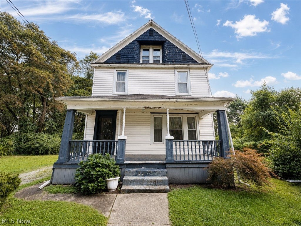 569 Edgewood Avenue