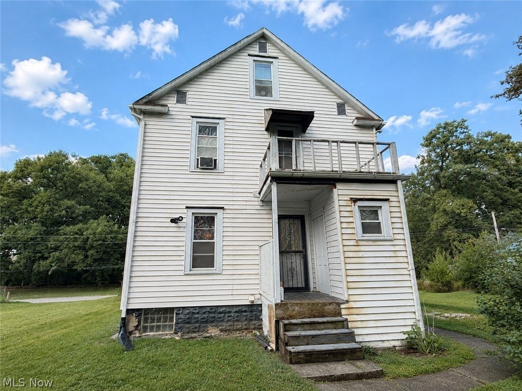 569 Edgewood Avenue