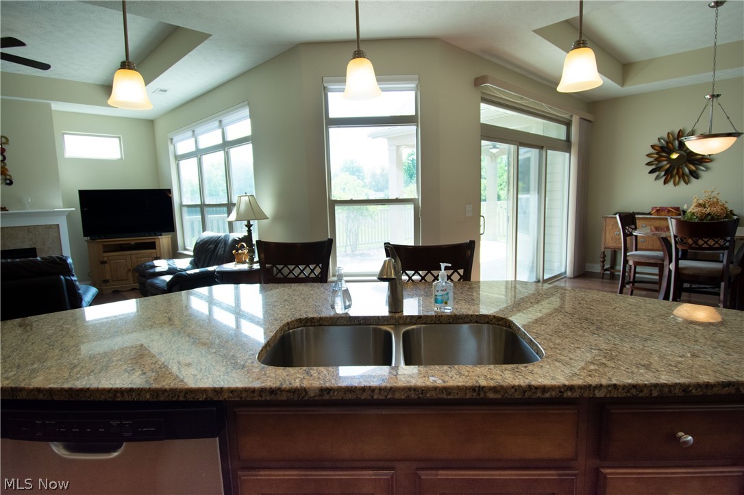 Quarry Lks/Amherst Condo Ph 8 - Residential