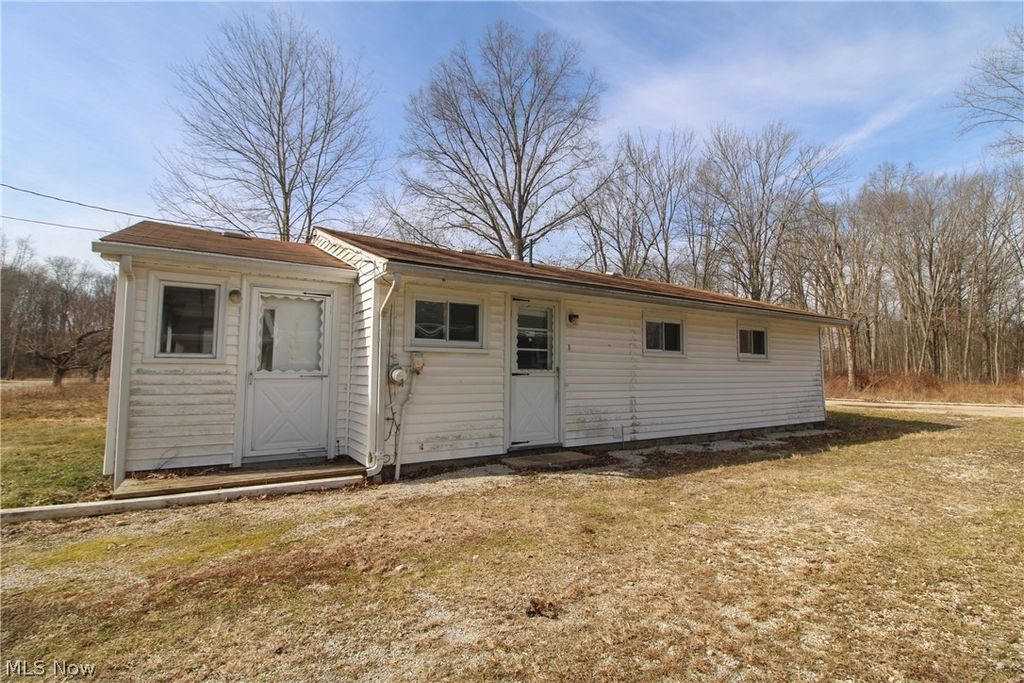 Photo of 17638 Laurel Avenue, Lake Milton, OH 44429 (MLS # 5189491)