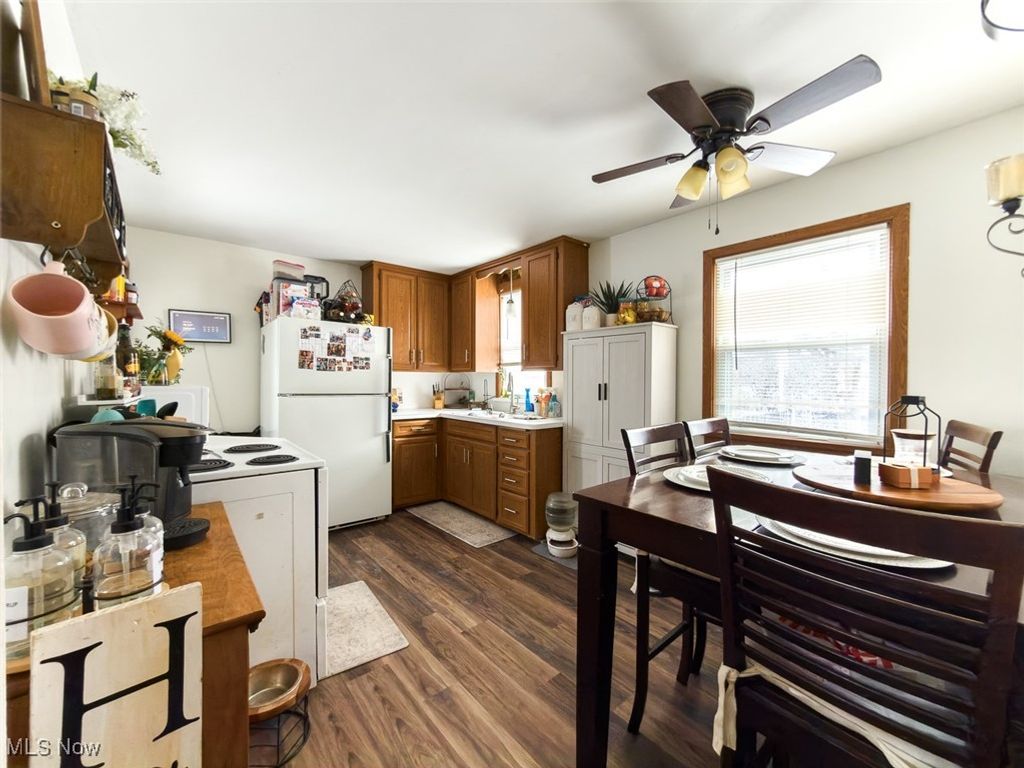 Photo of 910 Milford Street NE, Canton, OH 44714 (MLS # 5184417)