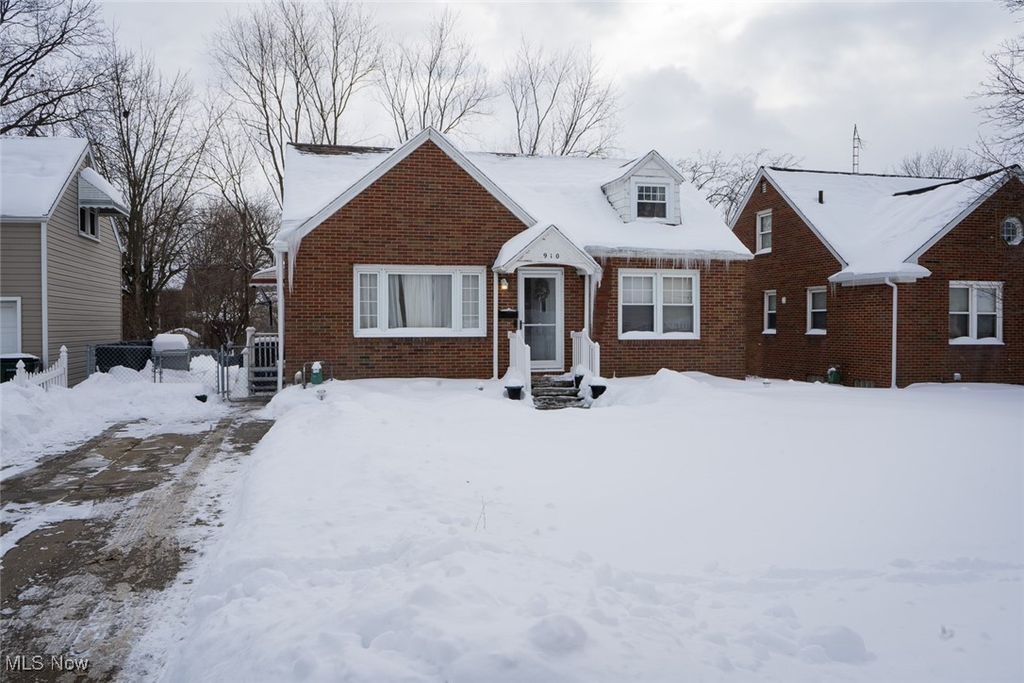 Photo of 910 Milford Street NE, Canton, OH 44714 (MLS # 5184417)
