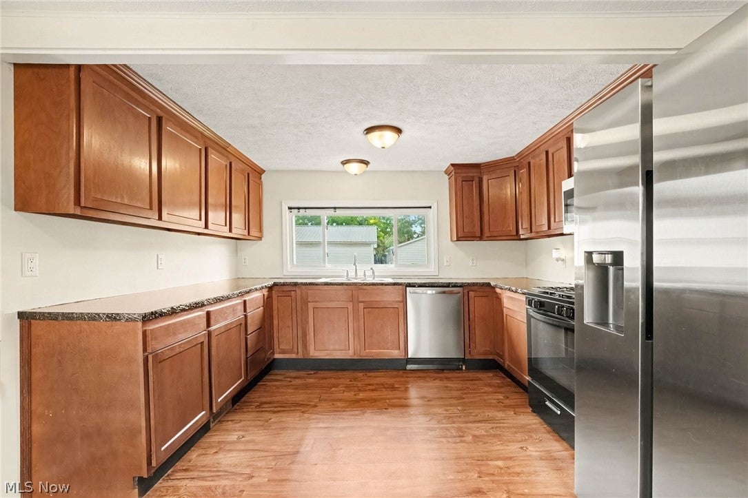 33 N Poplar Street