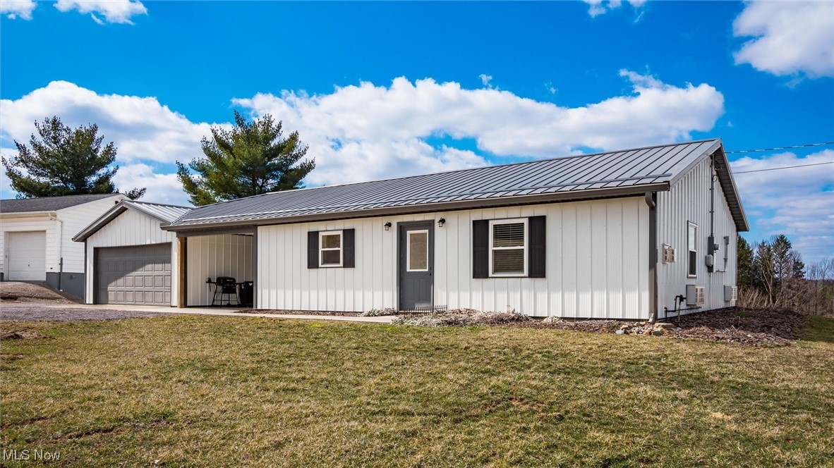 3025 Shaw Road, Zanesville, Ohio image 2