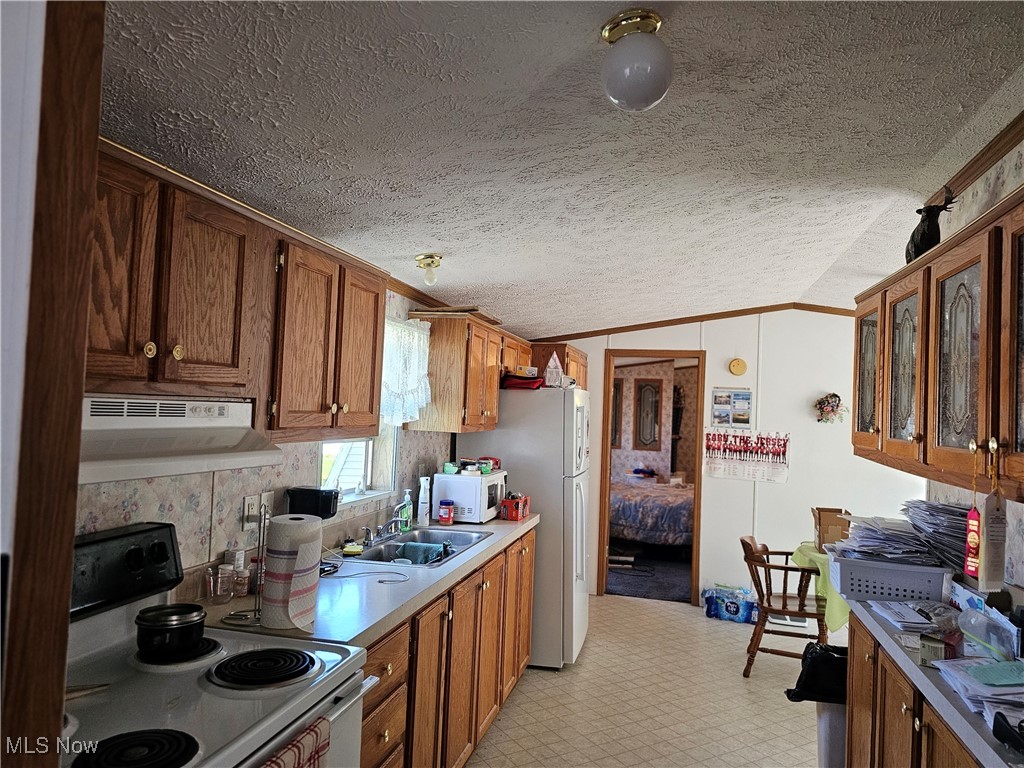 23 Thomas Drive, Middlefield, Ohio image 8