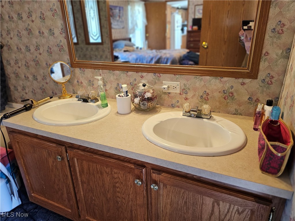 23 Thomas Drive, Middlefield, Ohio image 21