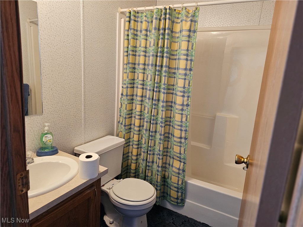 23 Thomas Drive, Middlefield, Ohio image 13